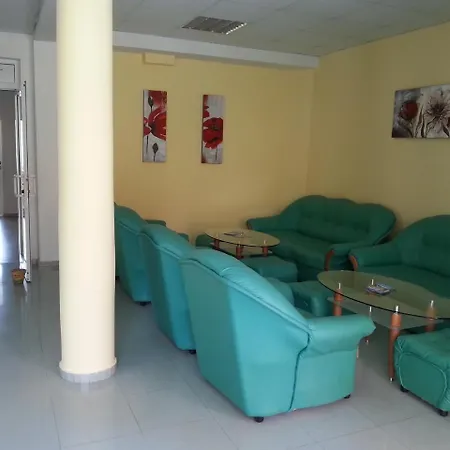 Family Hotel Cristal Hotell 3*