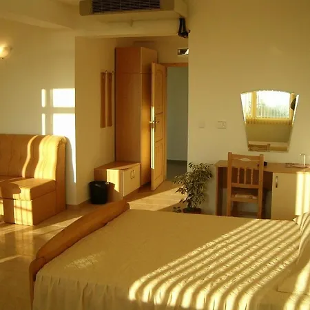 Family Hotel Cristal Hotell