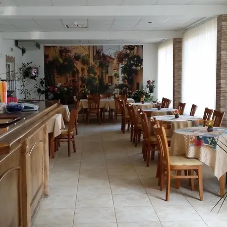 Family Hotel Cristal Hotell