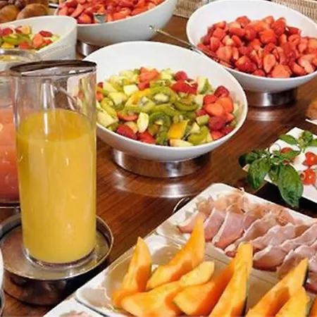 Hotell Family Hotel Cristal 3*